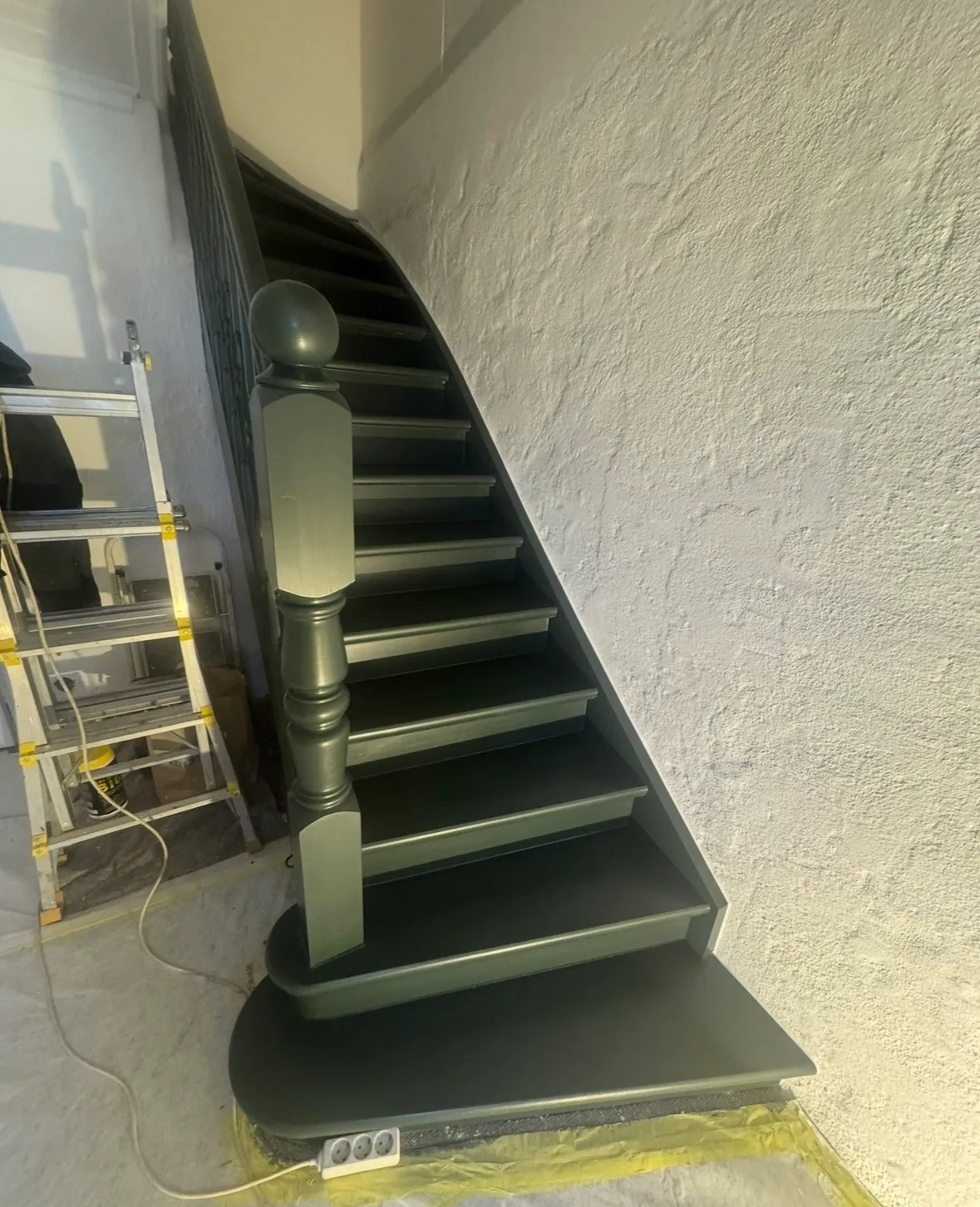 Malte trapper med stilige detaljer, egnet for oppussing av hus